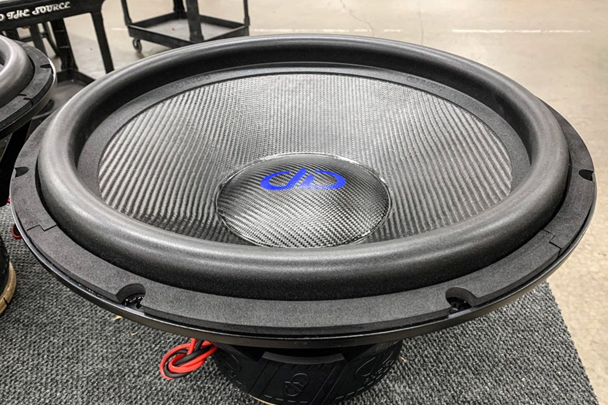 made in usa 21 inch 9900 subwoofer with black carbon fiber cone and dust cap with blue DD logo