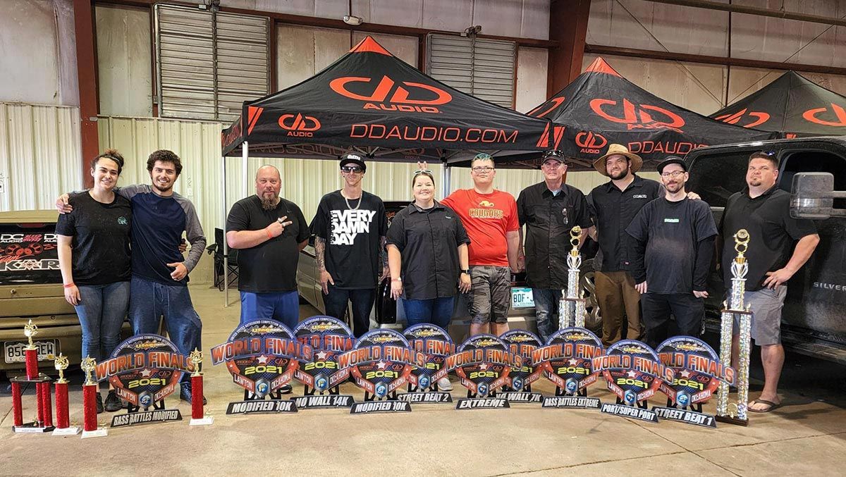 DD AUDIO USACi Group Photo of Competitors with Trophies