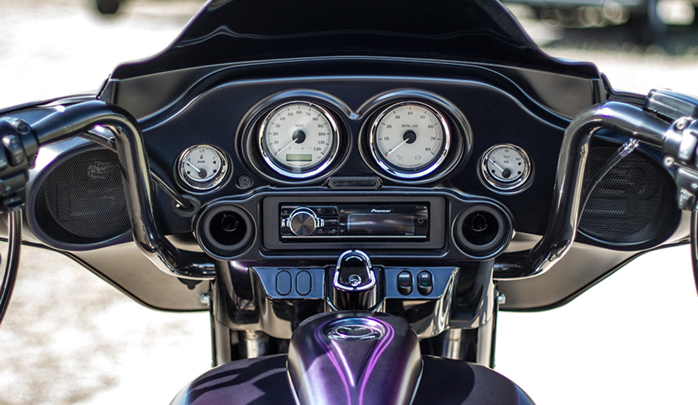 Custom Harley Console with DD Speakers and Tweeters Up Close
