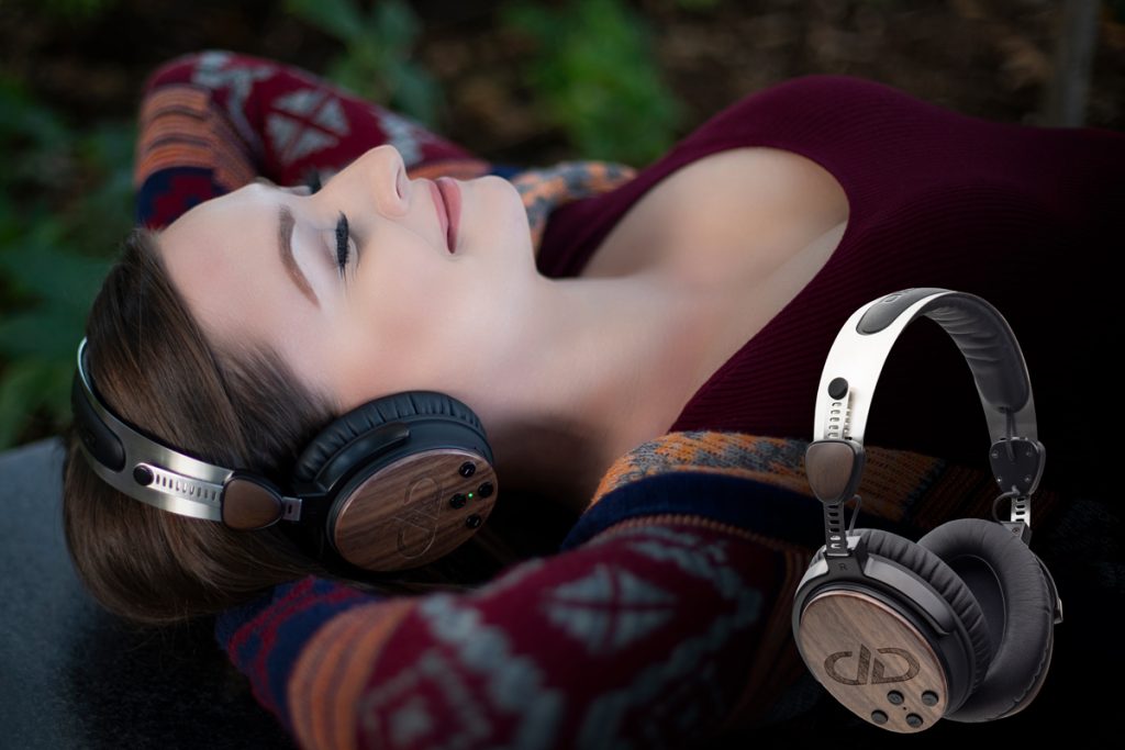 Relaxing DXBT-05 headphones