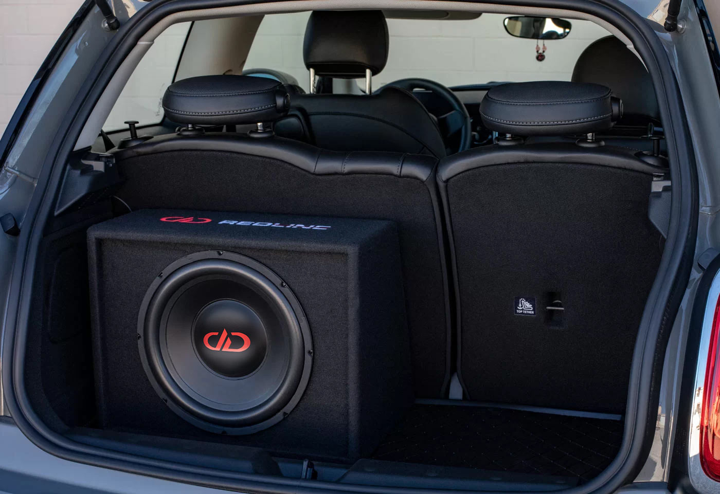 RL-SE12a Enclosure Photo in a Small Trunk Space