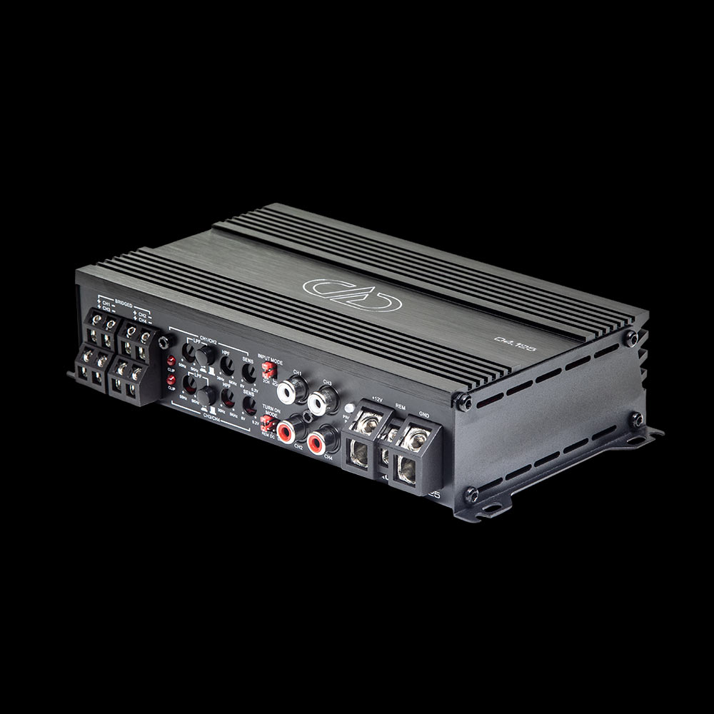 D4.125 4ch 800 watt amplifier control panel and heatsink view